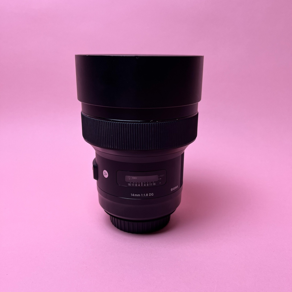 Sigma DG HSM Art 14mm f/1.8  EF mount prime Lens